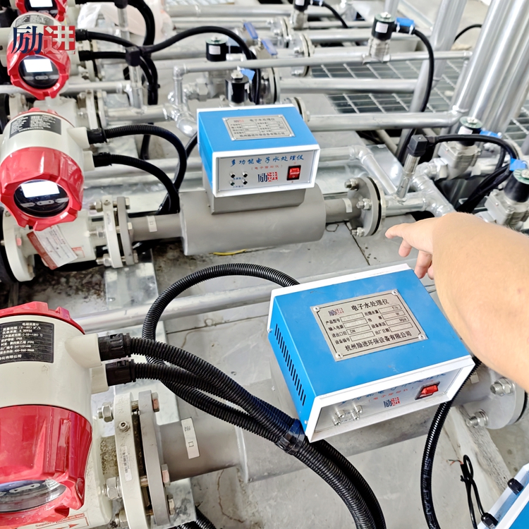 電子水處理儀安裝使用現(xiàn)場 (9)